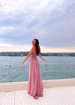 Yasemin Elmas image 1 of 4