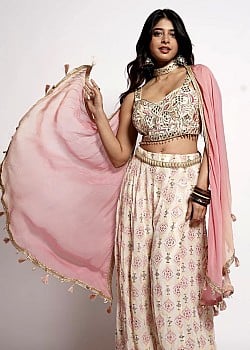 Yashashree Rao image 1 of 1