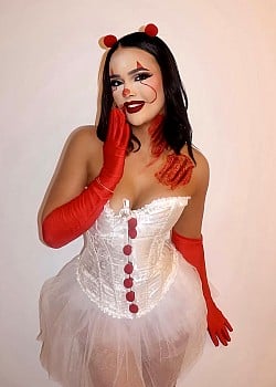 Yasmin Gontijo image 3 of 3