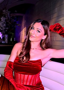 Yasmin Zubiks image 2 of 2