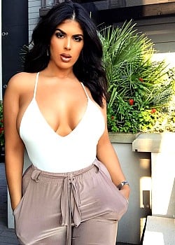 Yasmina Angele image 2 of 4