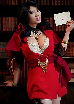 Yaya Han image 3 of 4