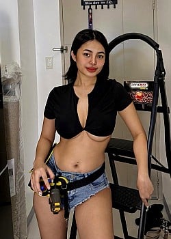 Yesha Farinas image 1 of 4