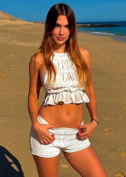 Yesica Ponce De Leon image 1 of 1