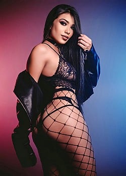 Yeye Guzman image 3 of 4