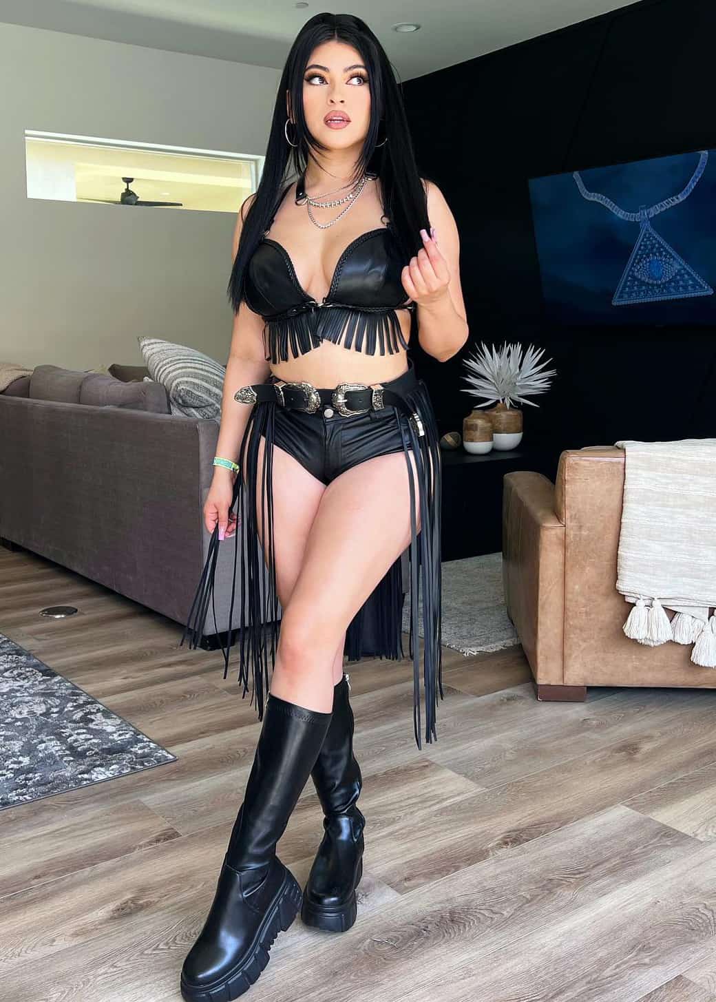Yoatzi Castro - Free pics, galleries & more at Babepedia