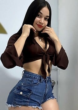 Yokarina Nunez image 2 of 4