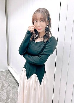 Yoko Hikasa image 4 of 4