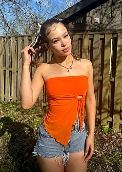 Yonna Jay image 2 of 4