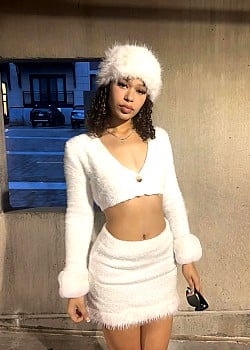 Yonna Jay image 4 of 4