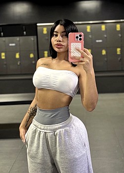 Yoselin Lopez image 4 of 4