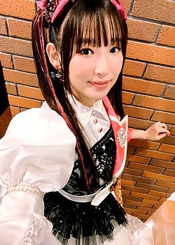 Yoshino Nanjo image 3 of 3