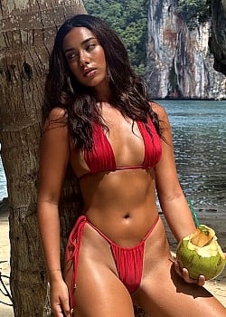 Ysabella Bottani image 2 of 4