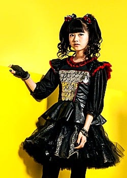 Yui Mizuno image 2 of 2