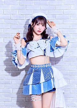Yuka Sakuma image 1 of 3