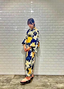 Yuka Ueno image 3 of 3