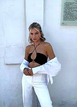Yulia Belanovskaya image 3 of 3