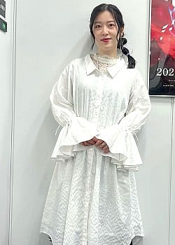 Yumi Hara image 2 of 2