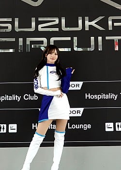 Yumi Tomono image 3 of 4