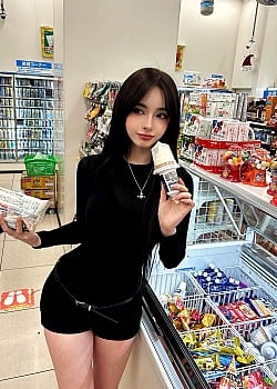 Yuna Karimova image 4 of 4