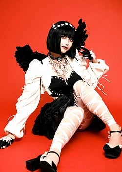 Yuriyuri image 3 of 3