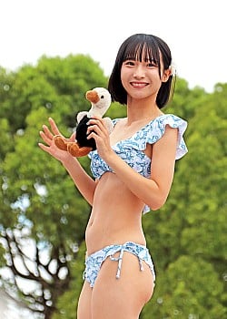 Yuzu Kotobuki image 4 of 4