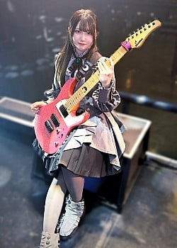Yuzuki Watase image 3 of 3