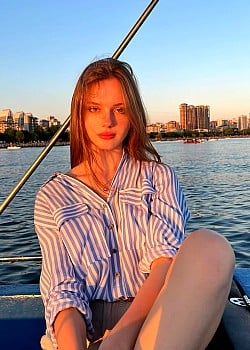 Zeynep Telefoncu image 2 of 2