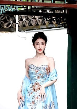 Zhang Xiaowan image 2 of 2