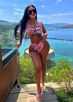 Ziza Pajaziti image 3 of 4