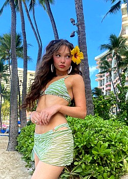 Zoe Colletti image 1 of 3