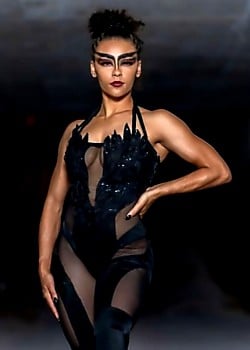 Zoe Dubois image 1 of 2
