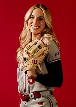 Zoe Hines image 2 of 2