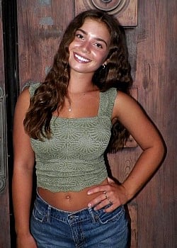 Zoe Robinson image 4 of 4