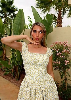 Zoe Tauran image 2 of 2