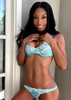 Zoey Jay image 3 of 4