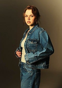 Zuzu Kushnirukova image 1 of 4