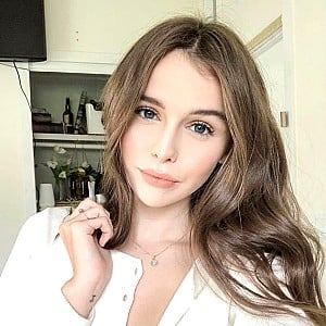 Acacia Brinley Clark