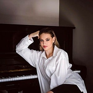 Adela Stroffekova