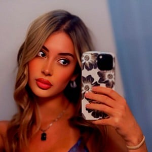 Adriana Ella