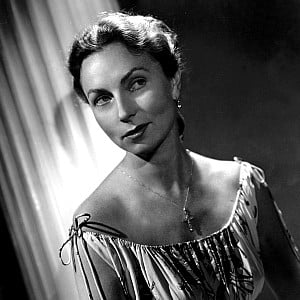 Agnes Moorehead