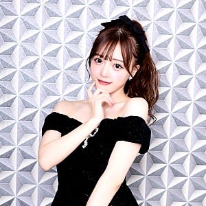 Akari Yura