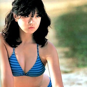 Akina Nakamori