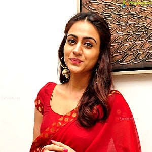 Aksha Pardasany