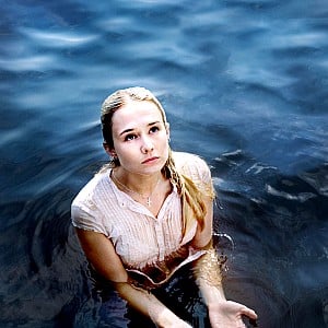 Alba August