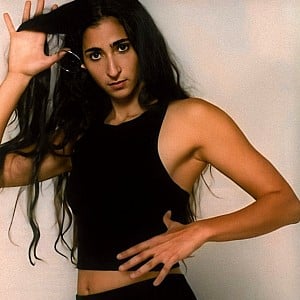 Alba Flores