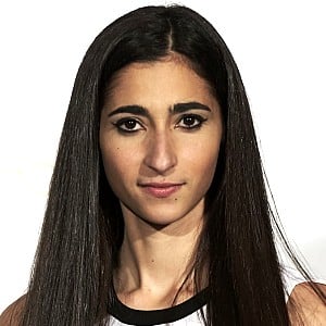 Alba Flores