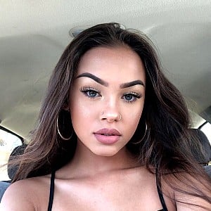 Aleina Topp