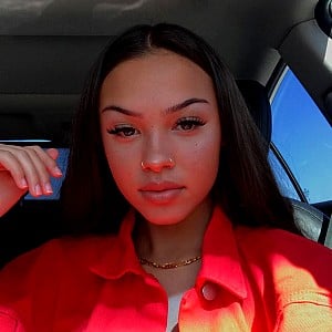 Aleina Topp