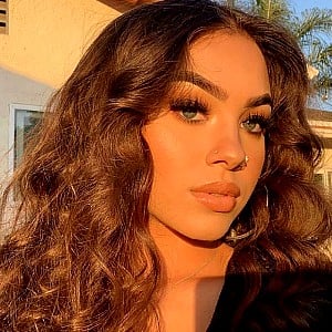 Aleina Topp